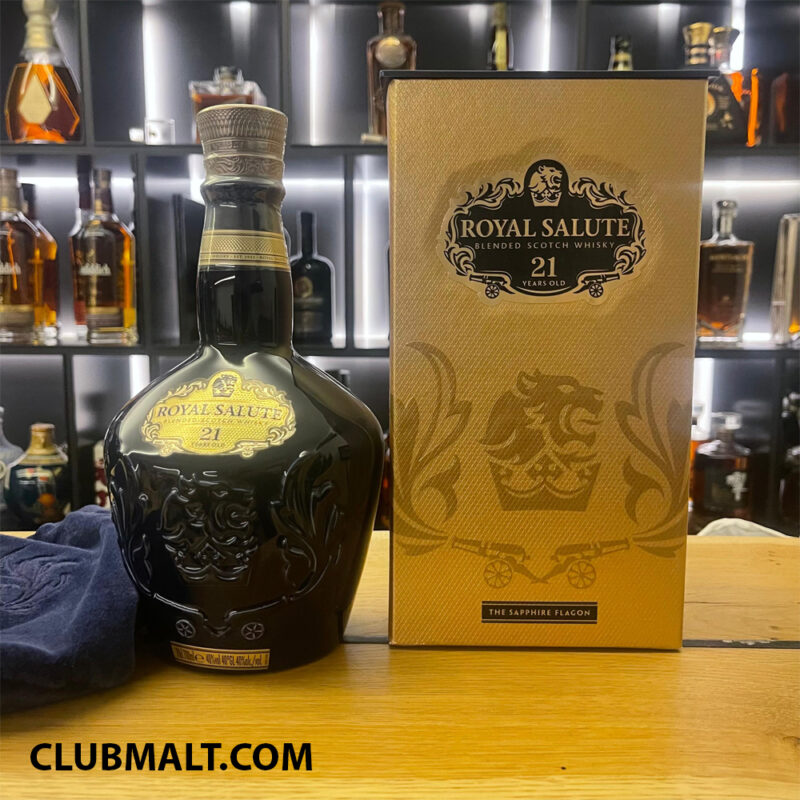 ROYAL SALUTE THE SAPPHIRE FLAGON 21Y 70CL