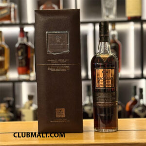 Macallan Oscuro 2010 70CL (Box Slightly Damage)